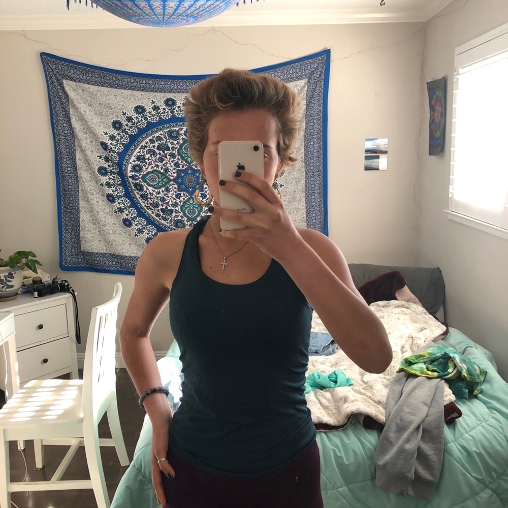 Lululemon sports top